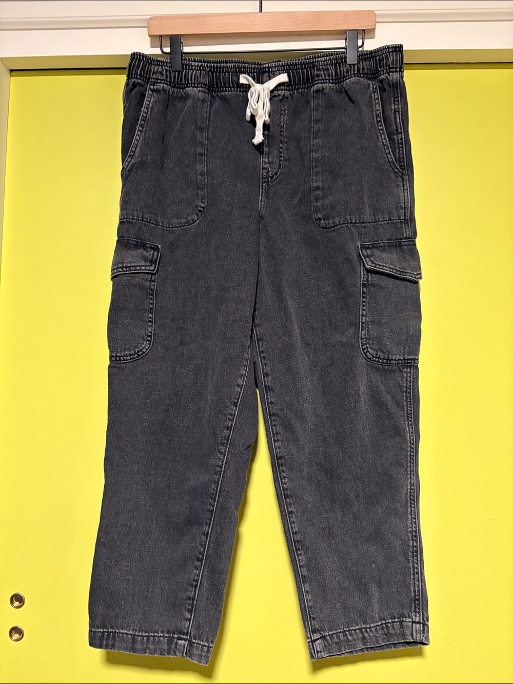 GAP Denim East Jean Black Relaxed Cargo Jeans with Drawstring